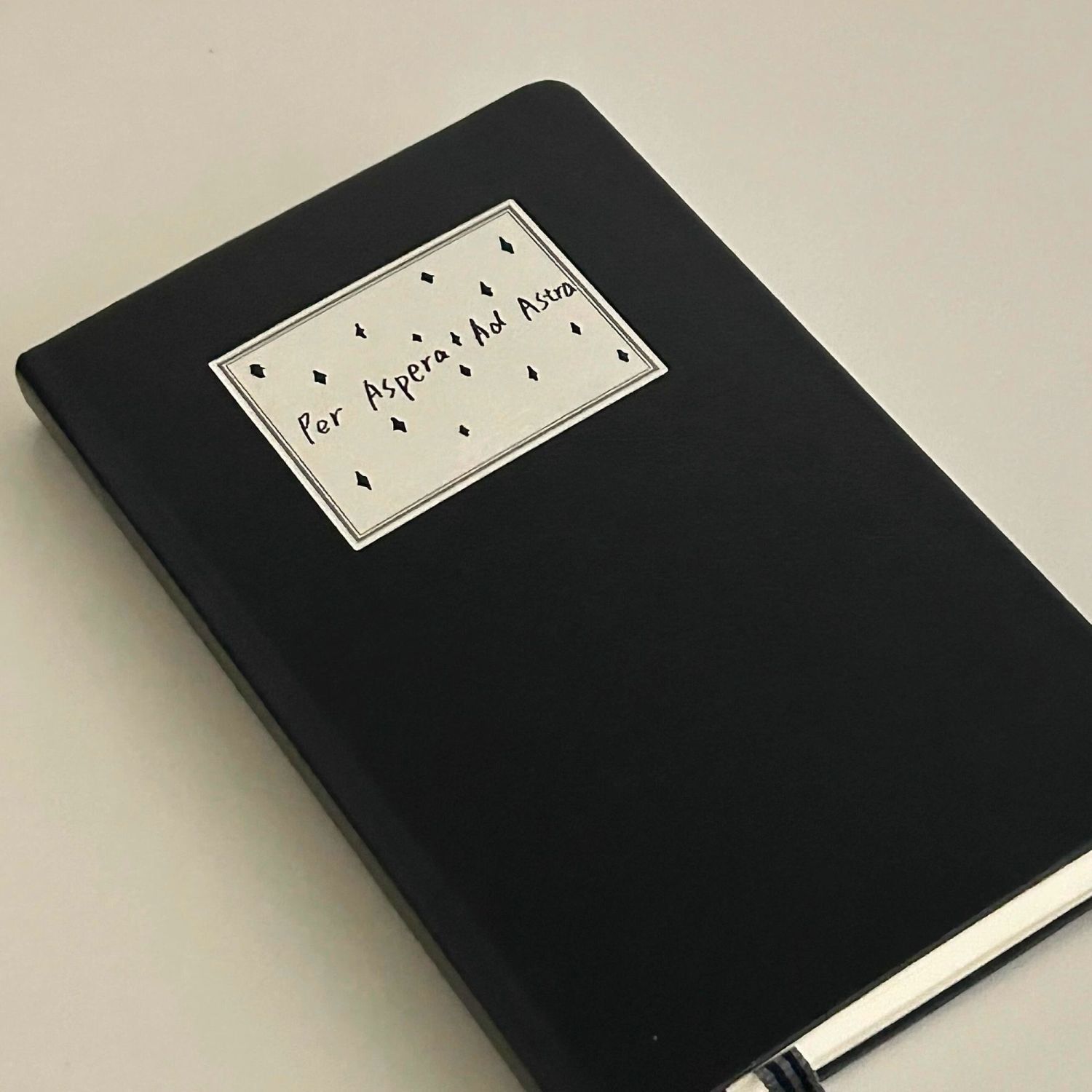 ヴィンテージA6ブラックレザージャーナル、高級感のある厚手の - Vintage Leather Journal Notebook のレビューと価格